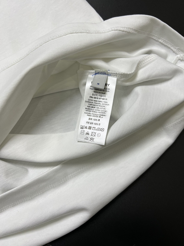 ブランドTシャツ角部分ディテール